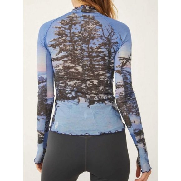 NEW XS FREE PEOPLE FP MOVEMENT BLUE BLACK PRINTED HIGH JUMP LONG SLV TOP SHIRT - Picture 3 of 9